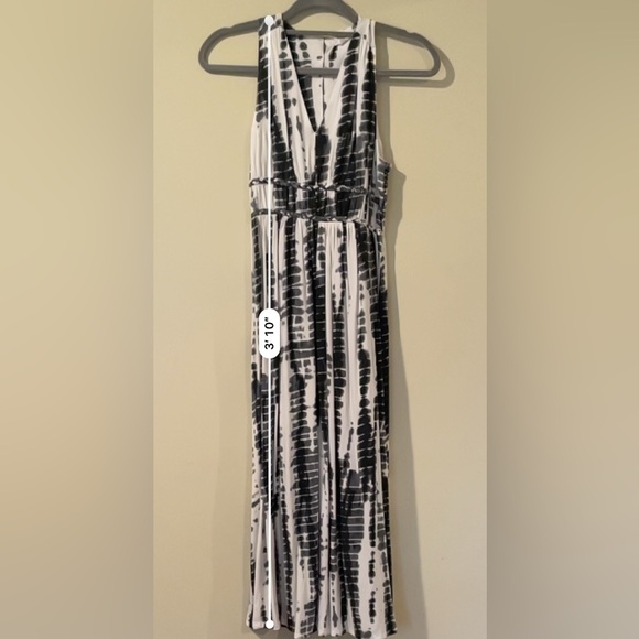 Black and White Maxi Dress - Picture 5 of 8